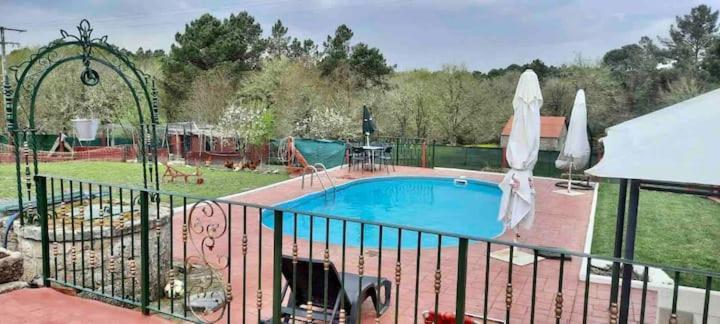Alojamiento Entero Con Piscina Y Jardin. Ourense Bagian luar foto